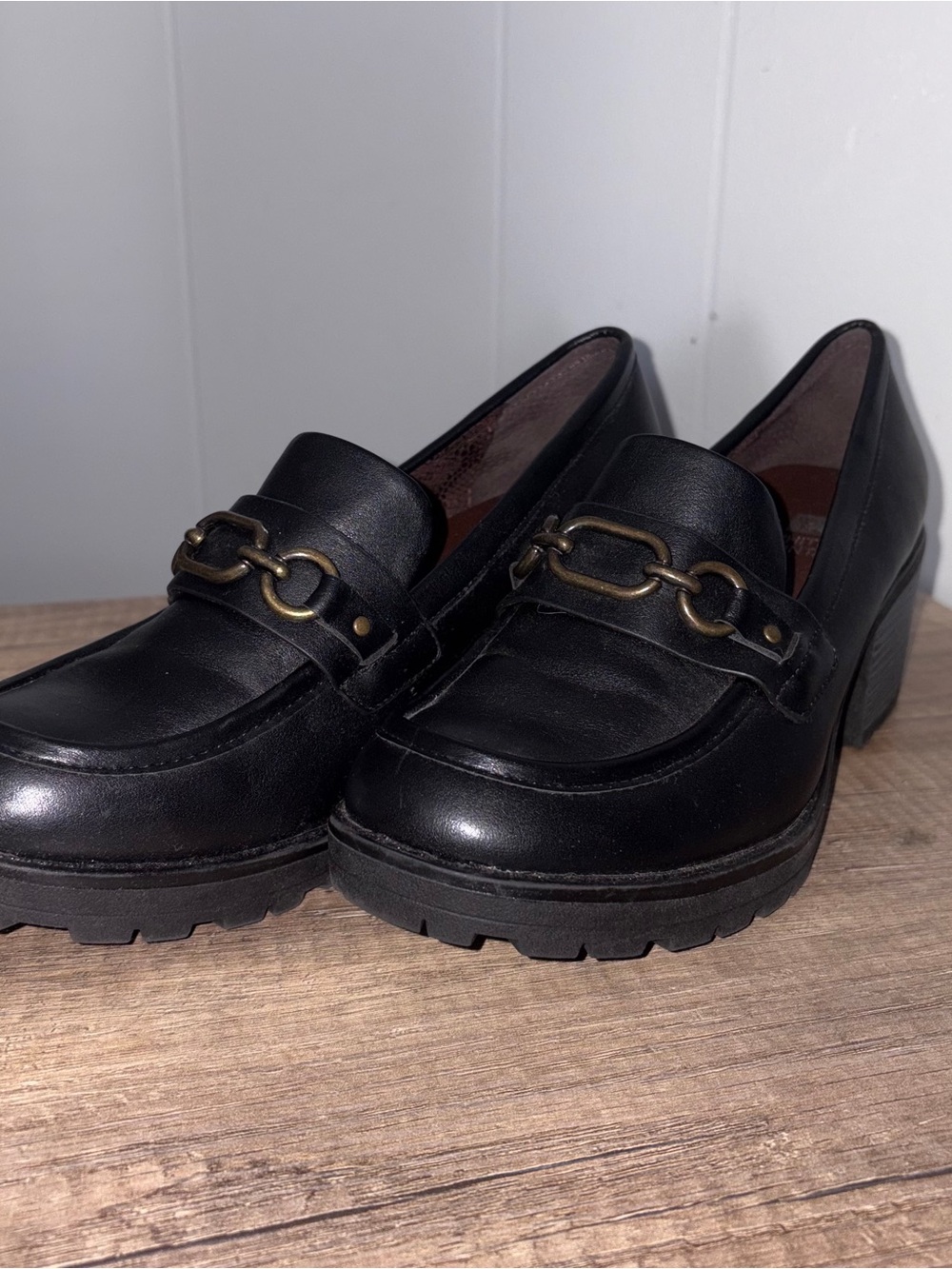 White Mountain Black Women’s Booster heeled loafers Chain-Trim Size 9